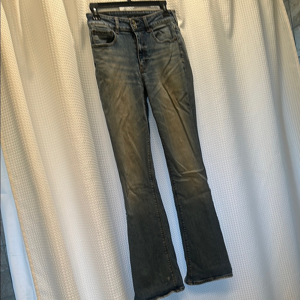 Stylish American Eagle Flare Women's Jeans